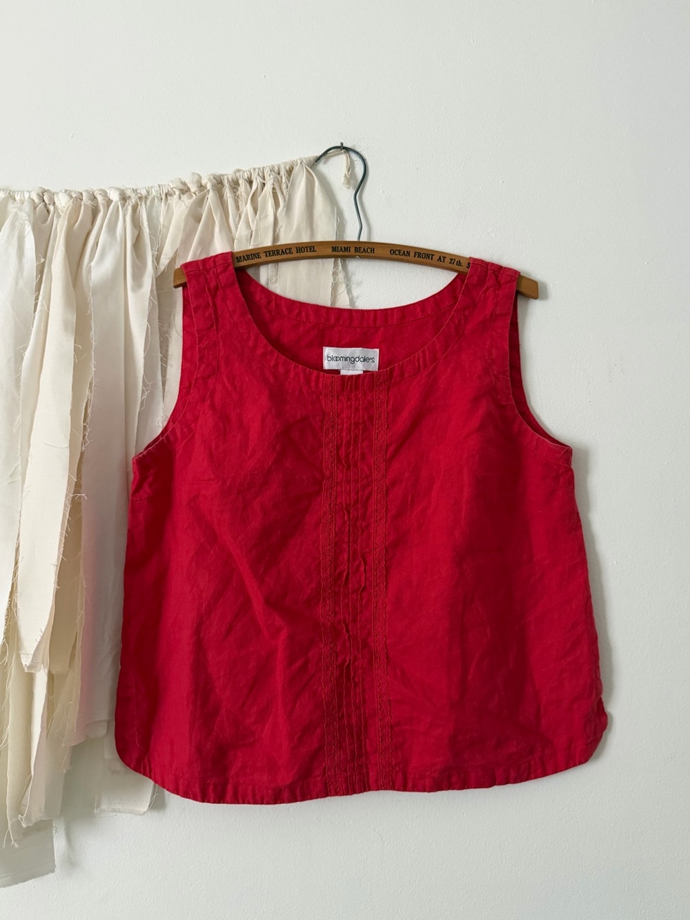 Vintage Bloomingdale’s 100% Linen Crop Tank